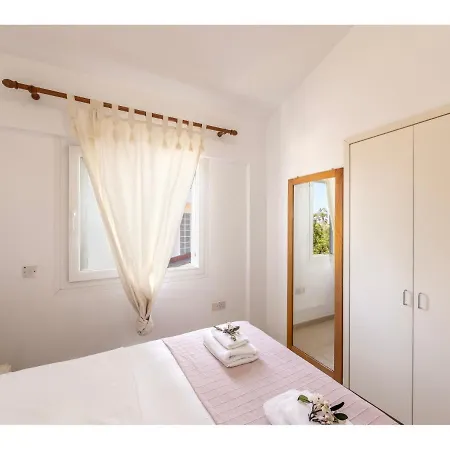 Apollon Seaside Villa *