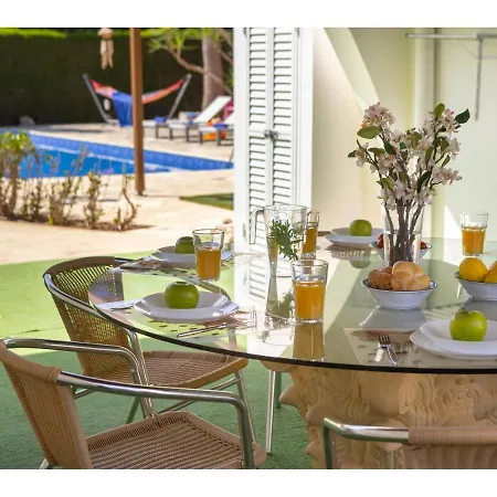 Apollon Seaside Villa *