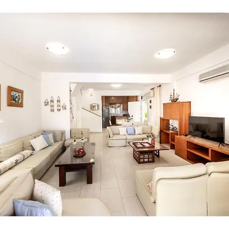 Apollon Seaside ヴィラ *