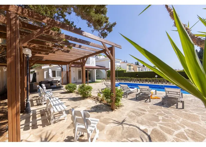 فيلة Apollon Seaside *