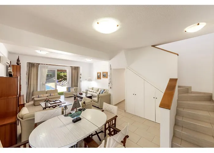 Apollon Seaside بروتاراس